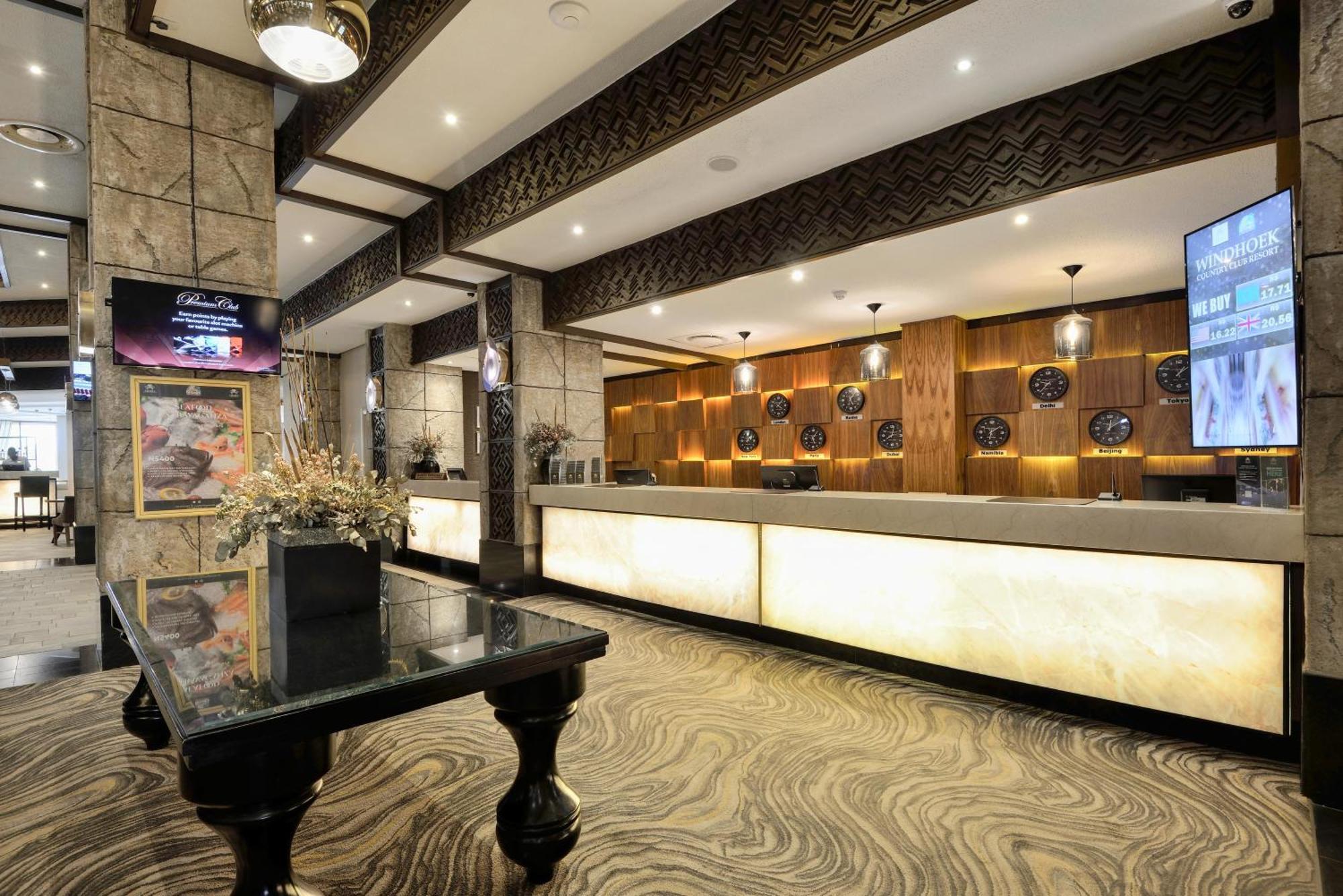 Windhoek Country Club Resort Экстерьер фото