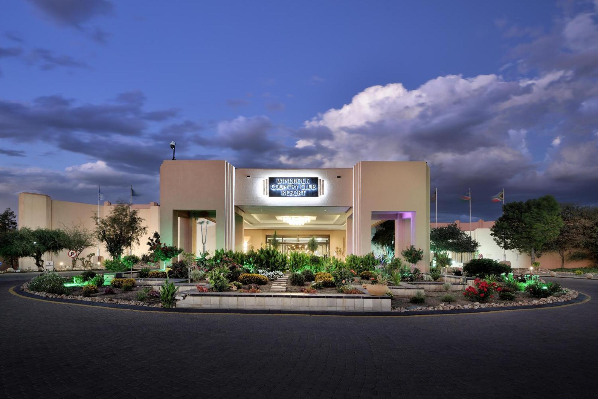 Windhoek Country Club Resort Экстерьер фото