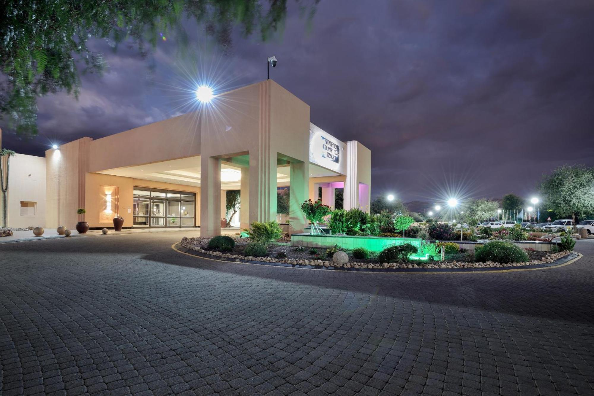 Windhoek Country Club Resort Экстерьер фото